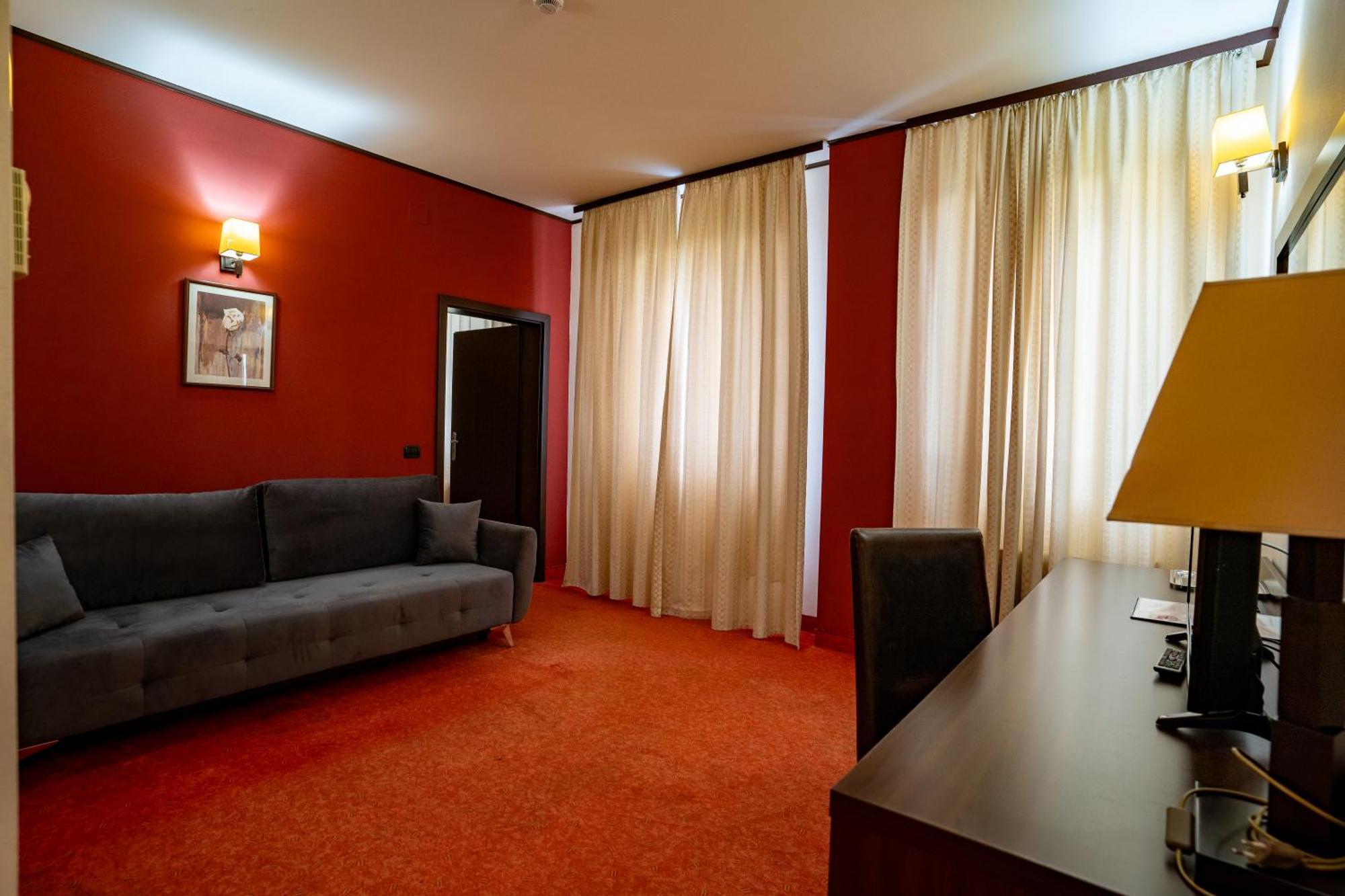 Hotel Aurelia Chisoda Dış mekan fotoğraf